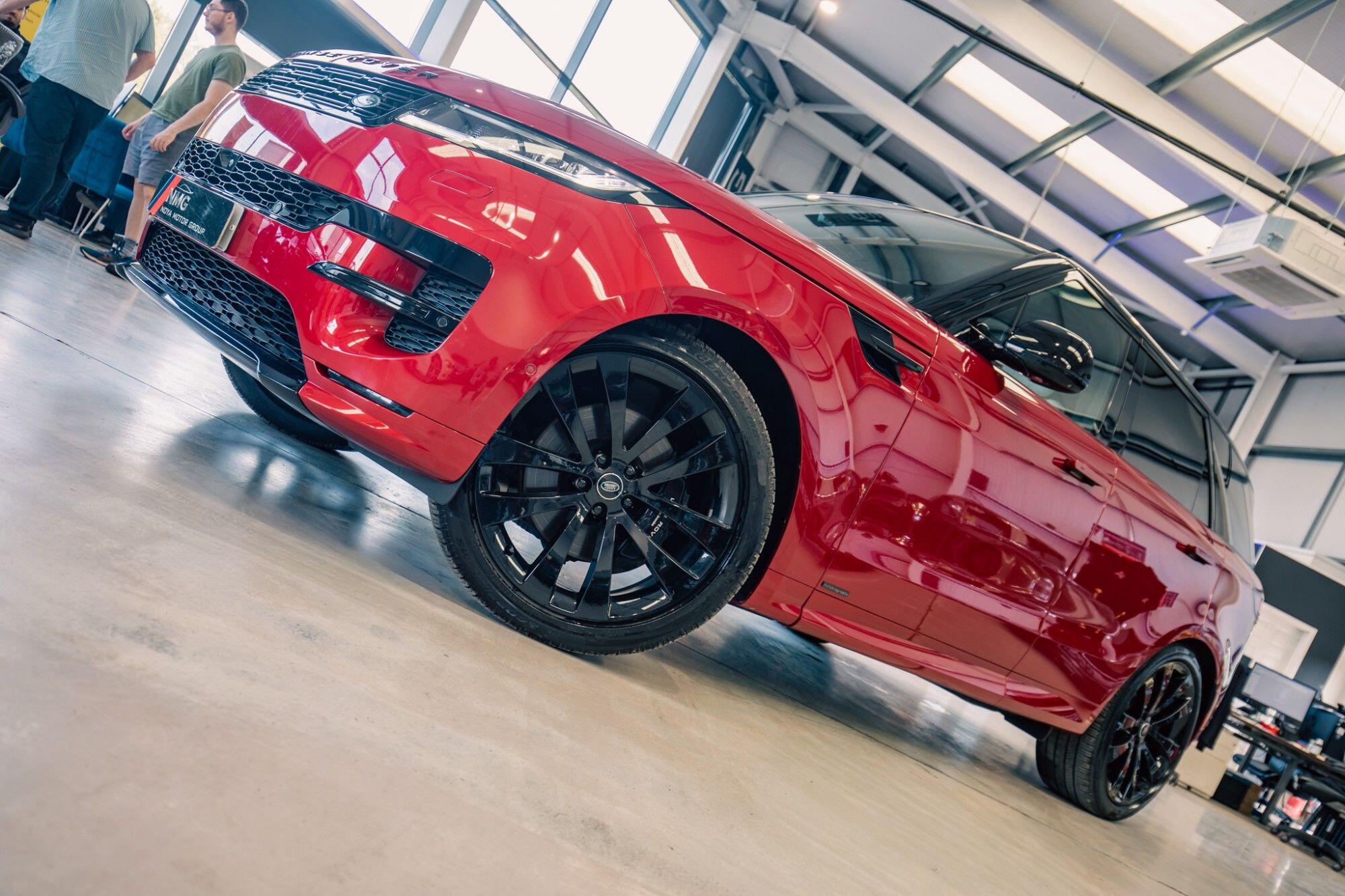 Land Rover Range Rover Sport view 4