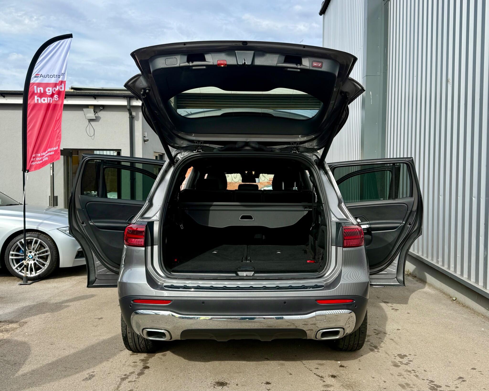 Mercedes-Benz GLB view 25
