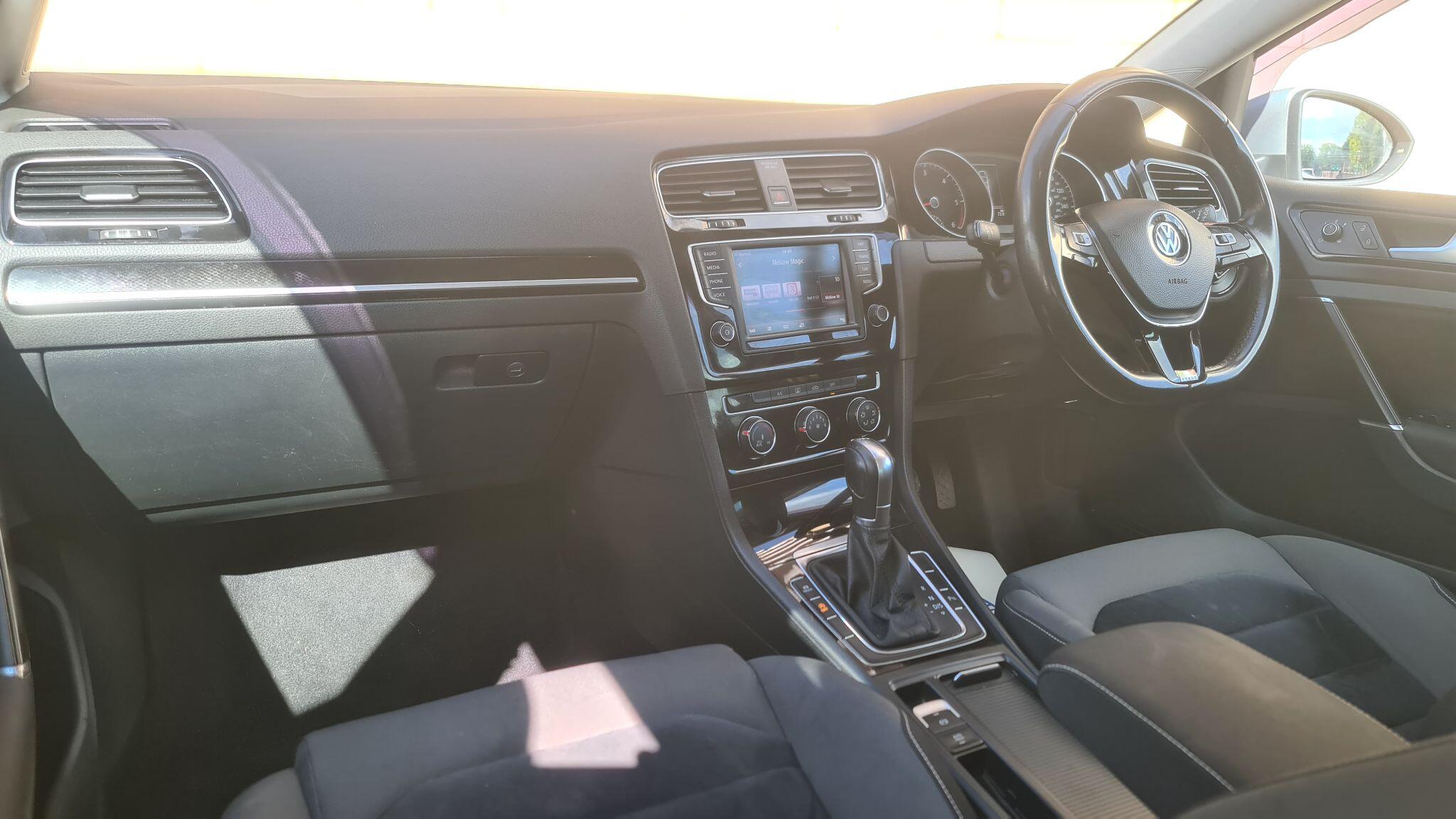 Volkswagen Golf view 16