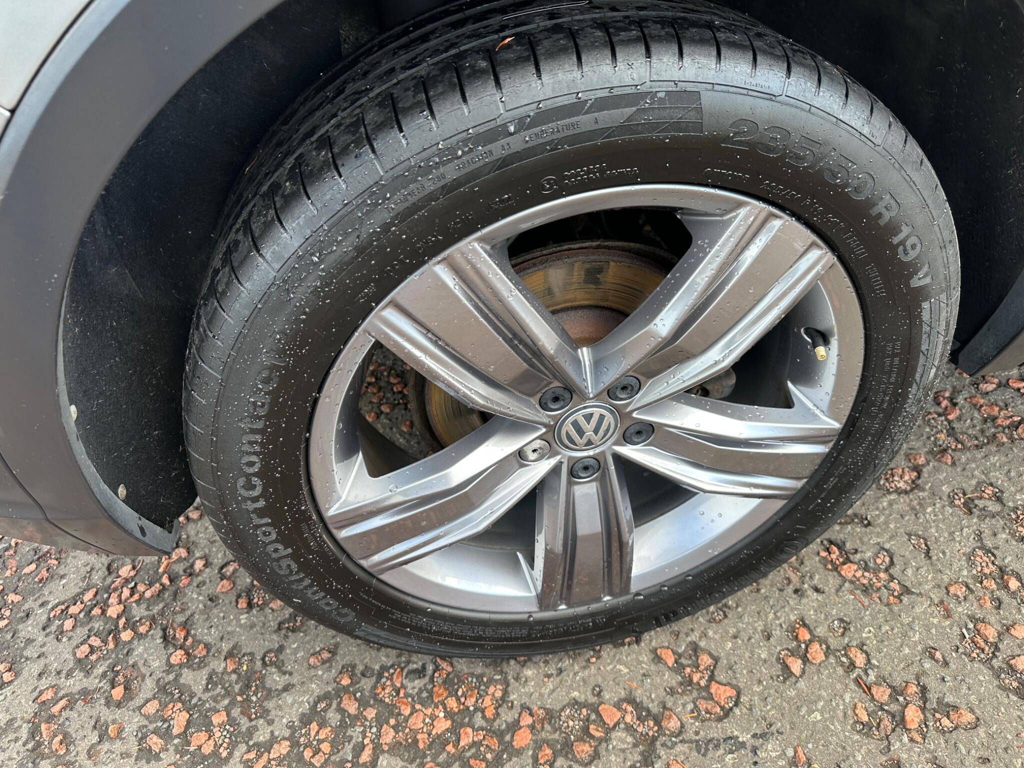 Volkswagen Tiguan view 15