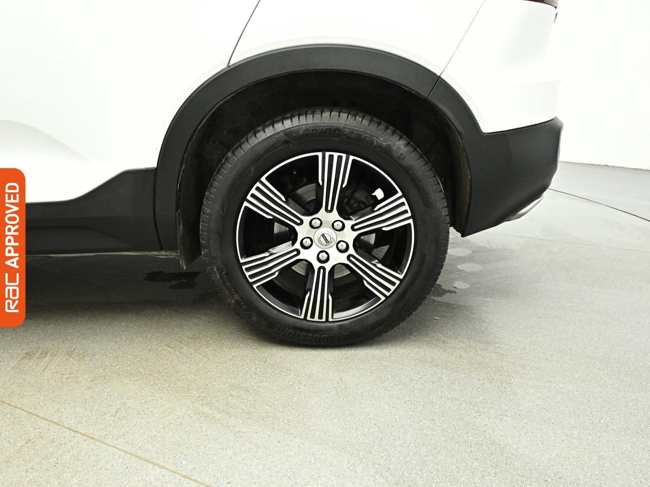 Volvo XC40 view 28