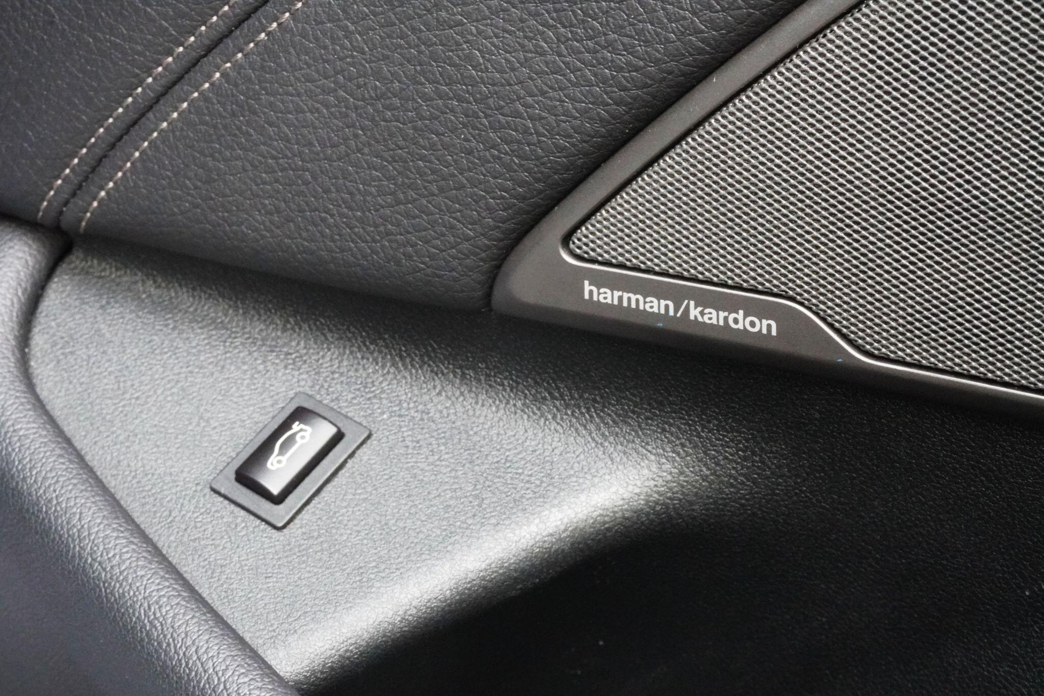 BMW 5 Series view 20