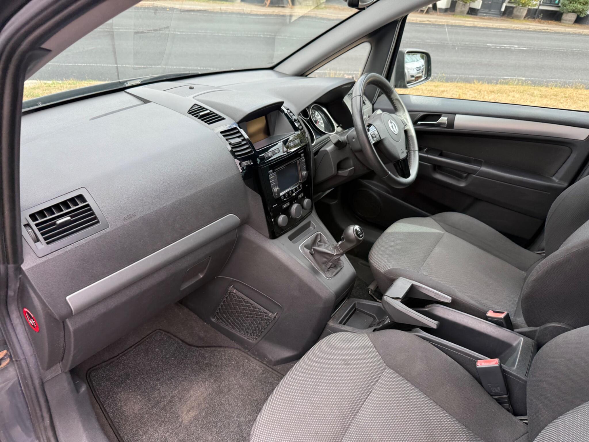 Vauxhall Zafira view 30