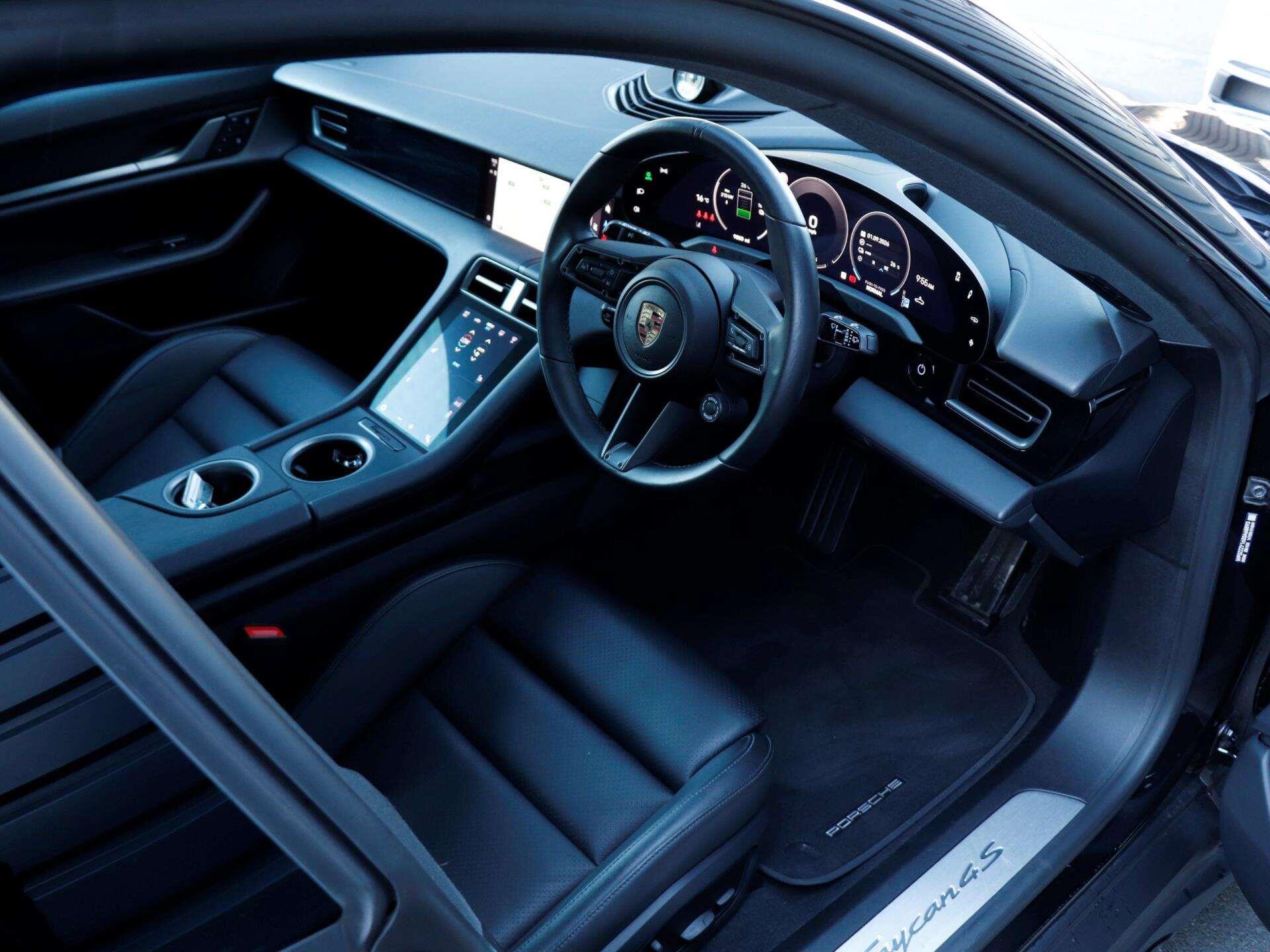Porsche Taycan view 10