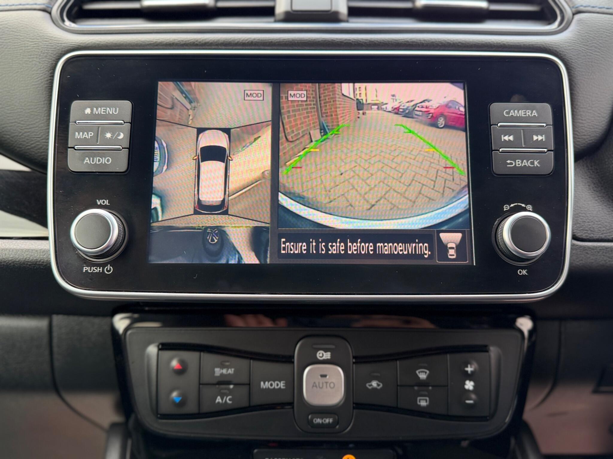 Nissan Leaf view 22
