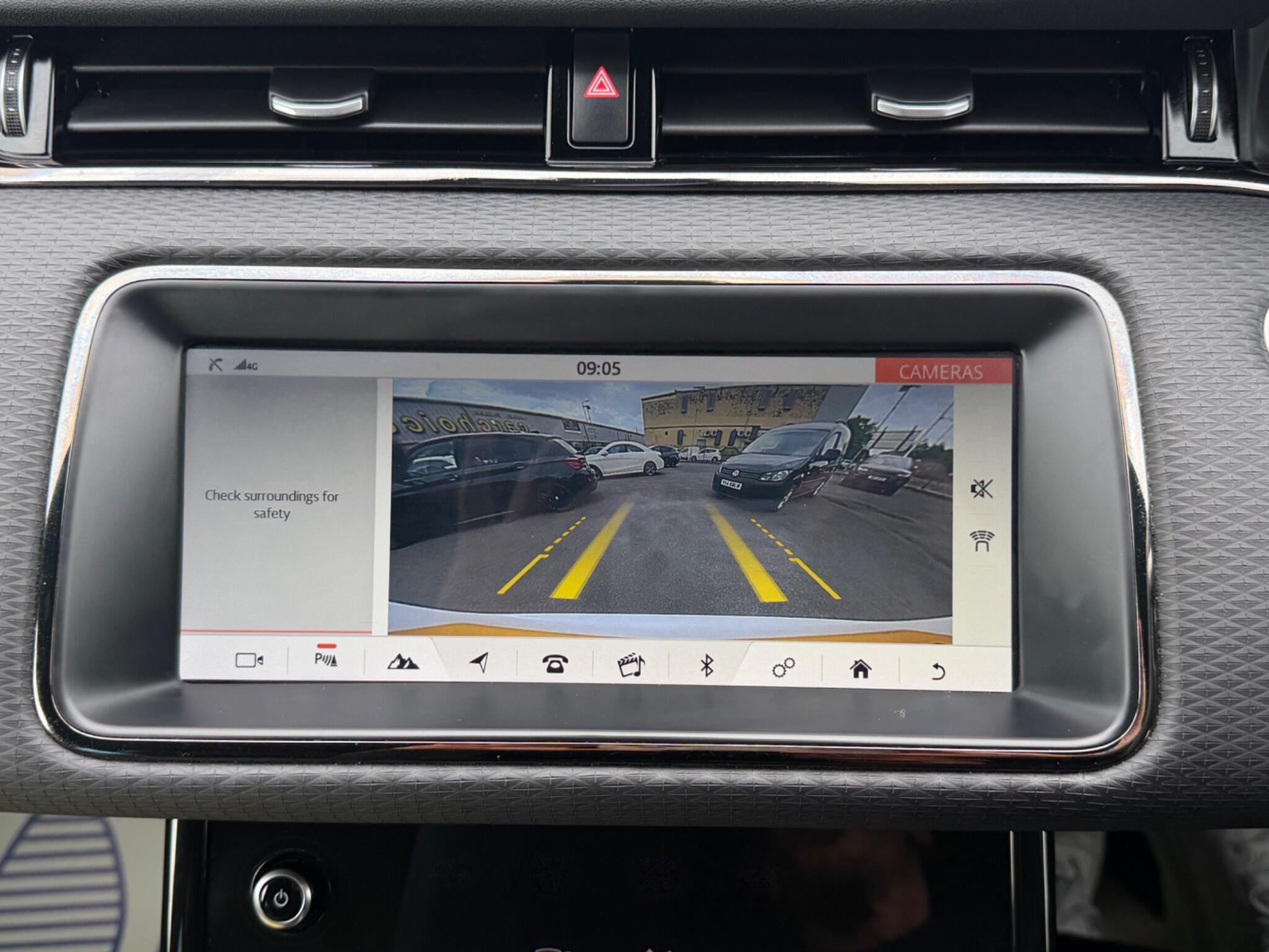 Land Rover Range Rover Evoque view 21