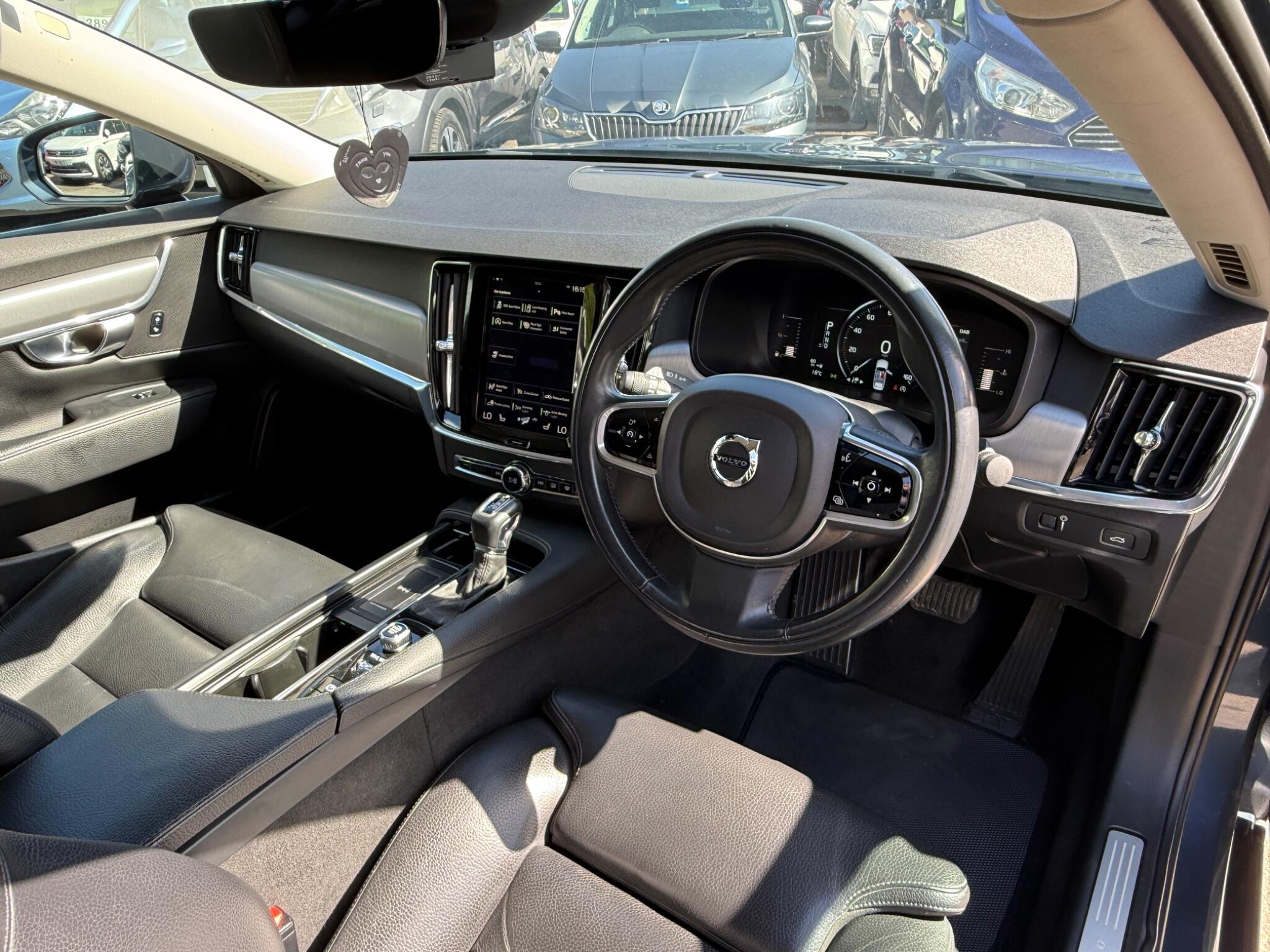 Volvo S90 - Image 3