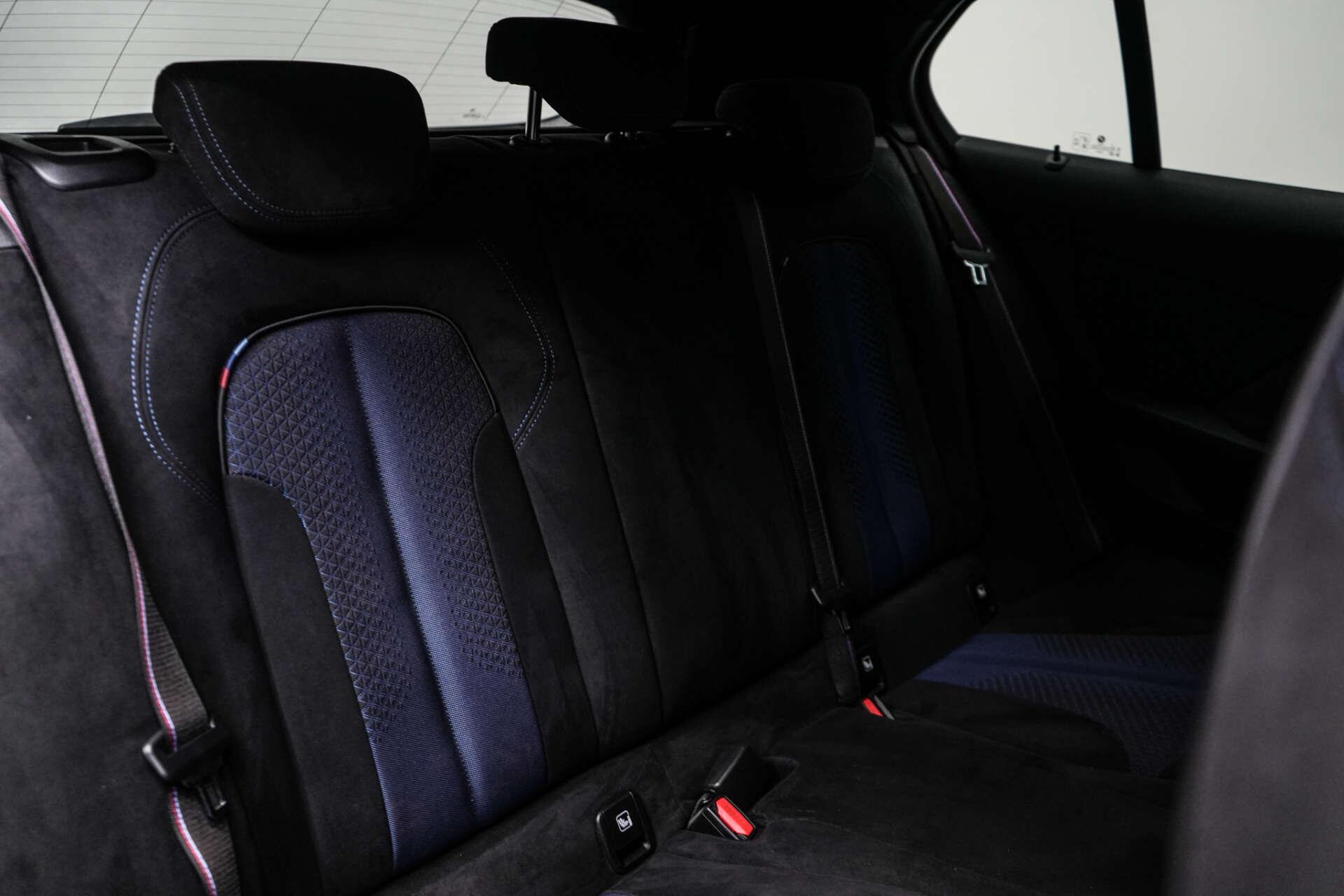 BMW 1 Series view 22