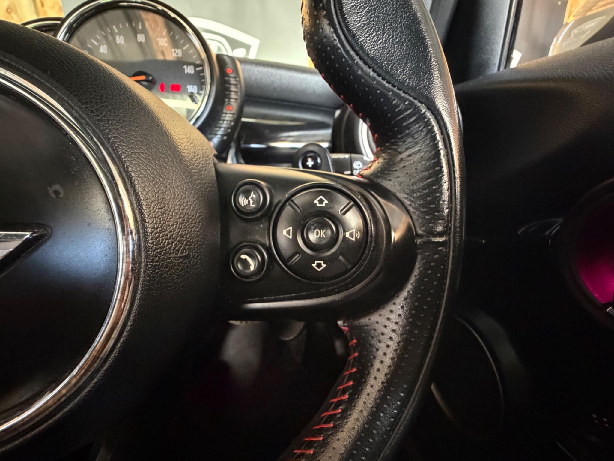 Mini Hatch view 23