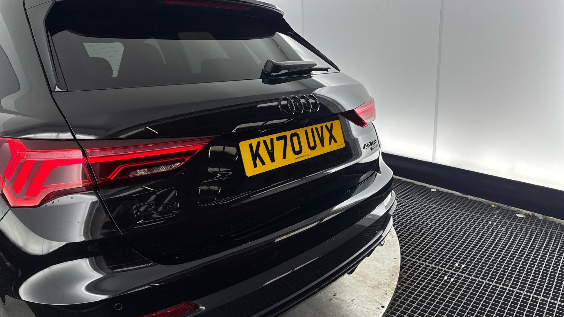 Audi Q3 view 28