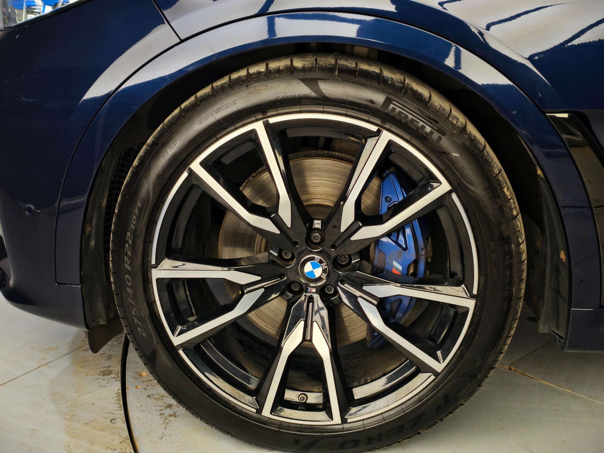 BMW X7 view 20