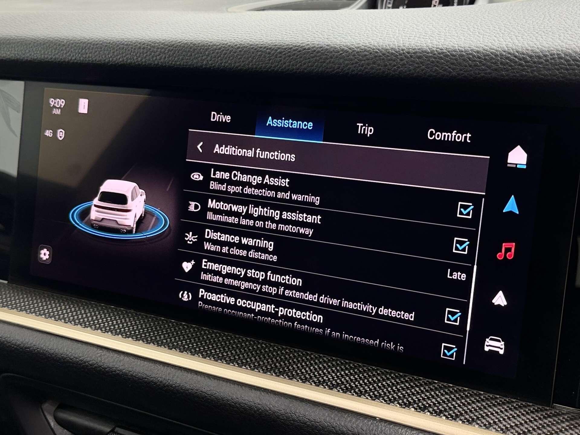 Porsche Cayenne view 59
