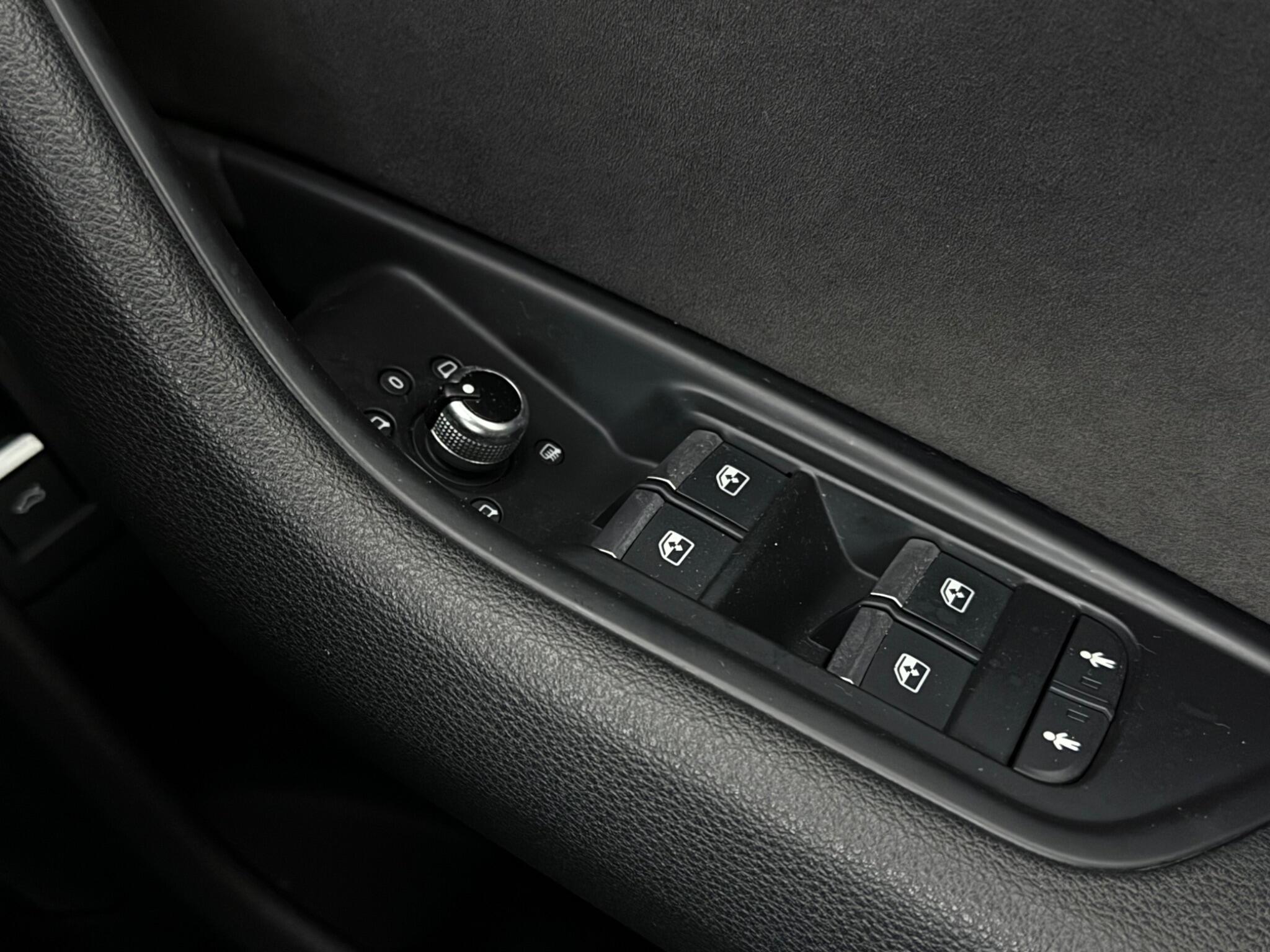 Audi A4 view 21