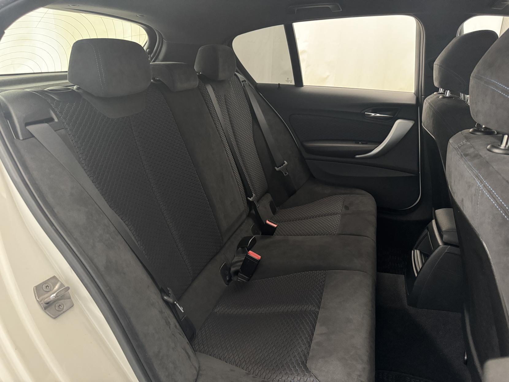 BMW 1 Series view 42