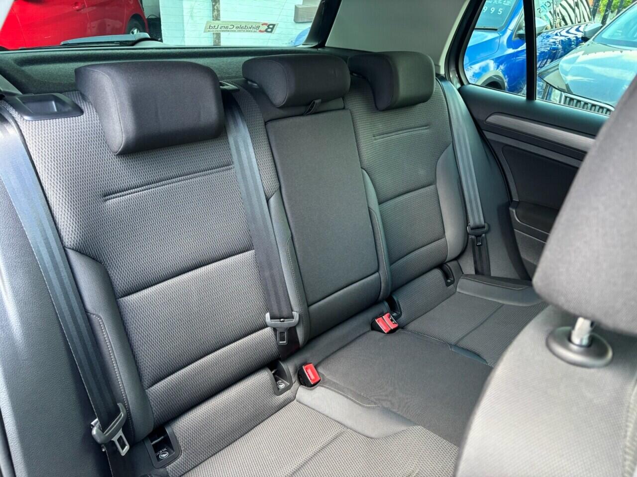 Volkswagen Golf view 11
