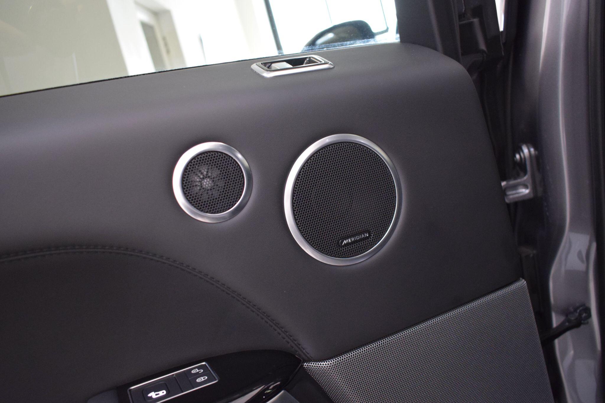 Land Rover Range Rover Sport view 12