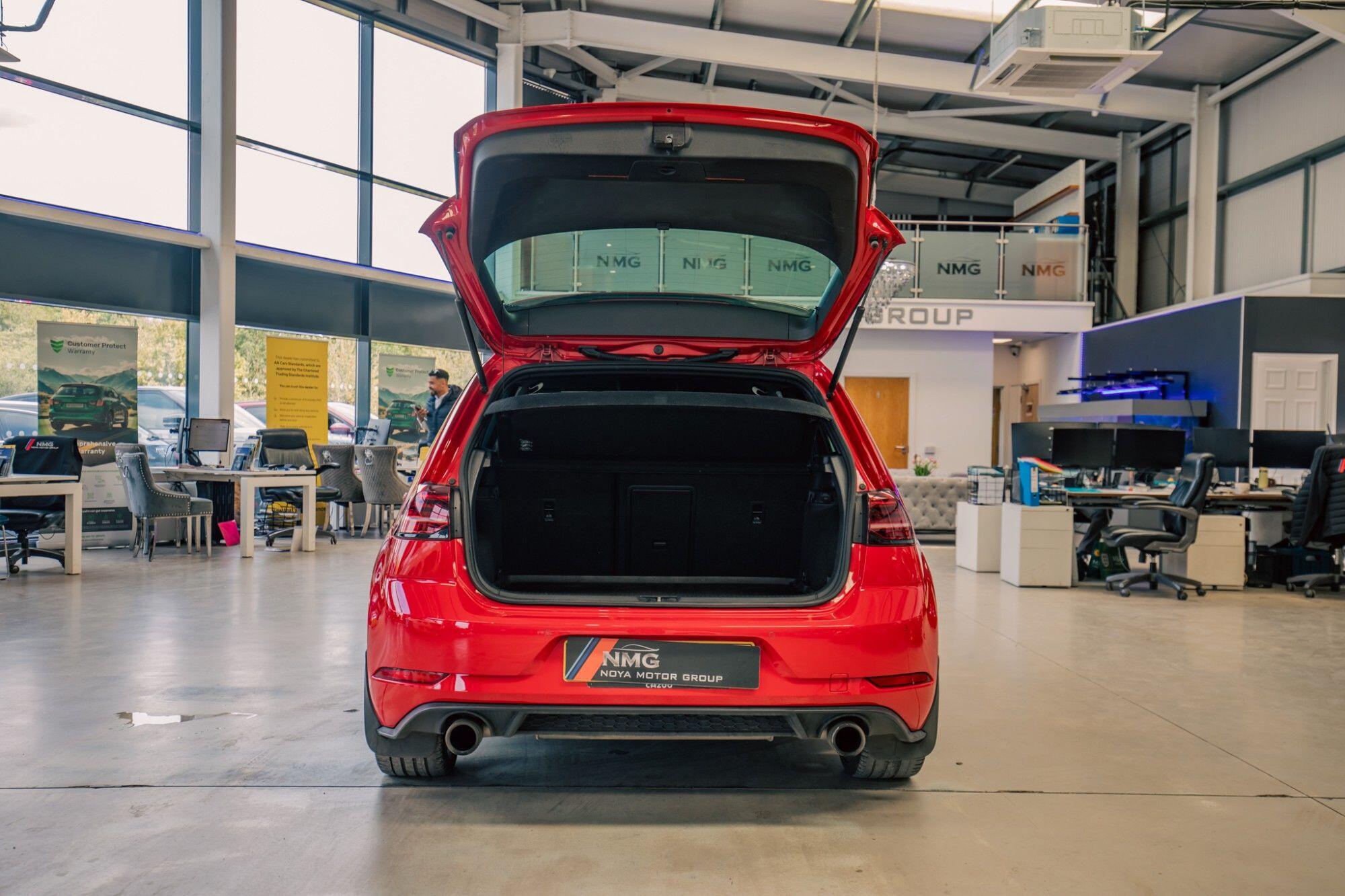 Volkswagen Golf view 32