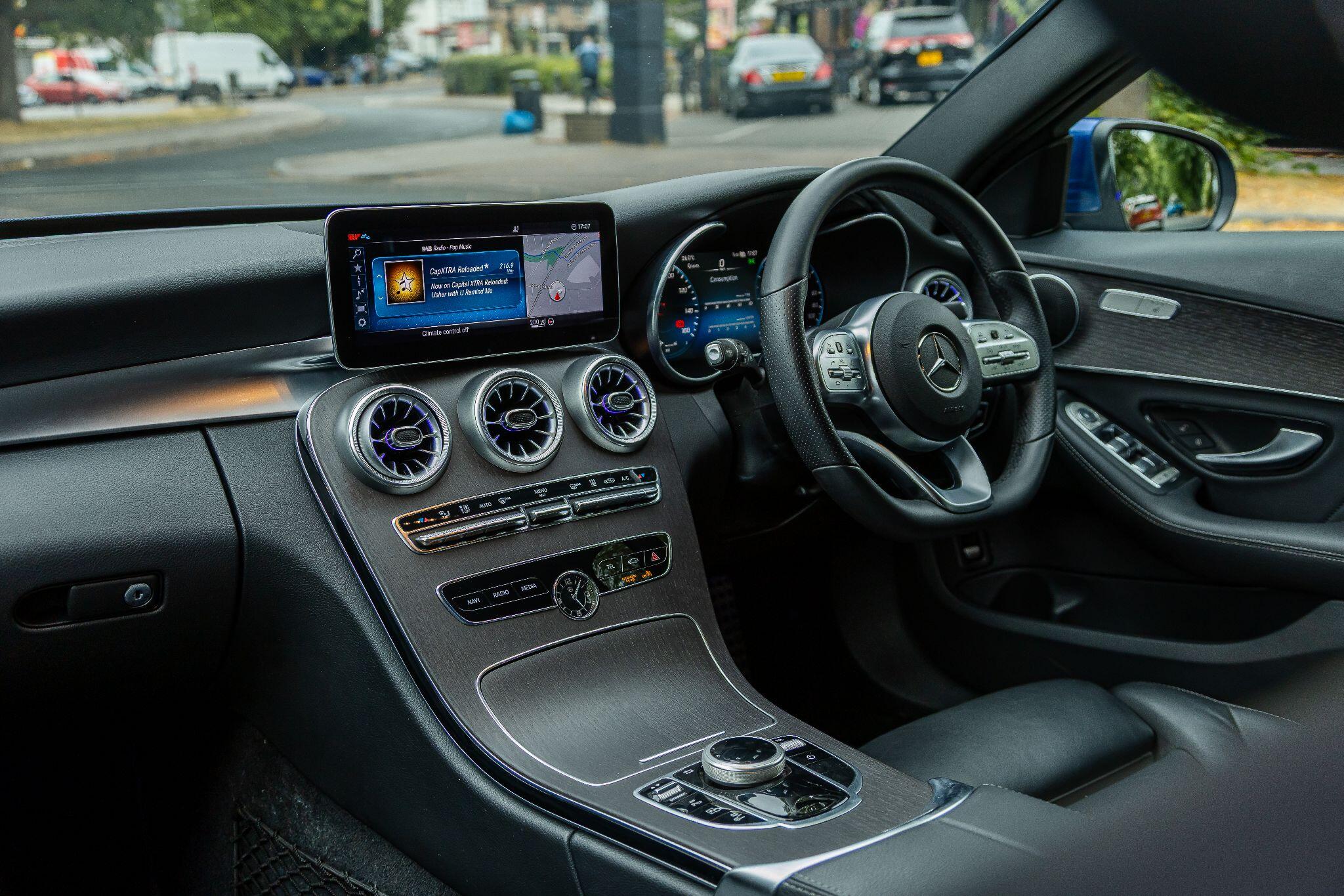 Mercedes-Benz C-Class view 21