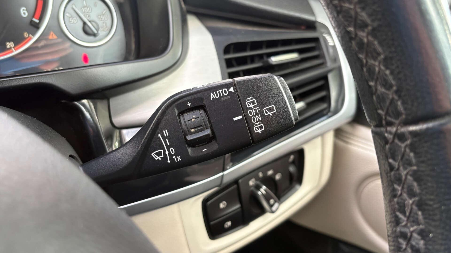 BMW X5 view 25