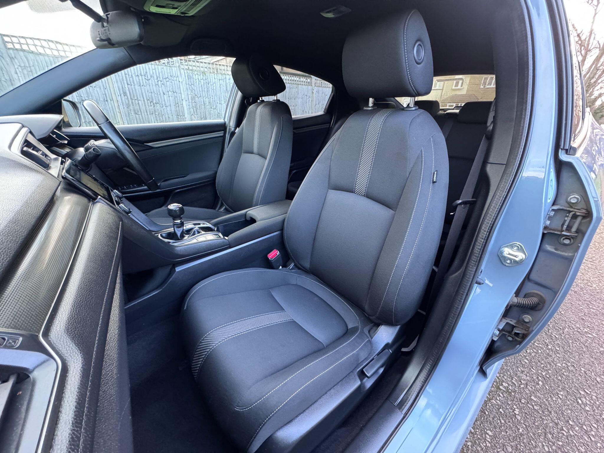 2017 Honda Civic image 35
