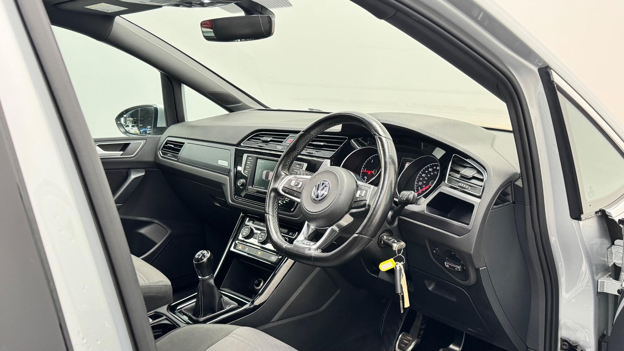 Volkswagen Touran view 62