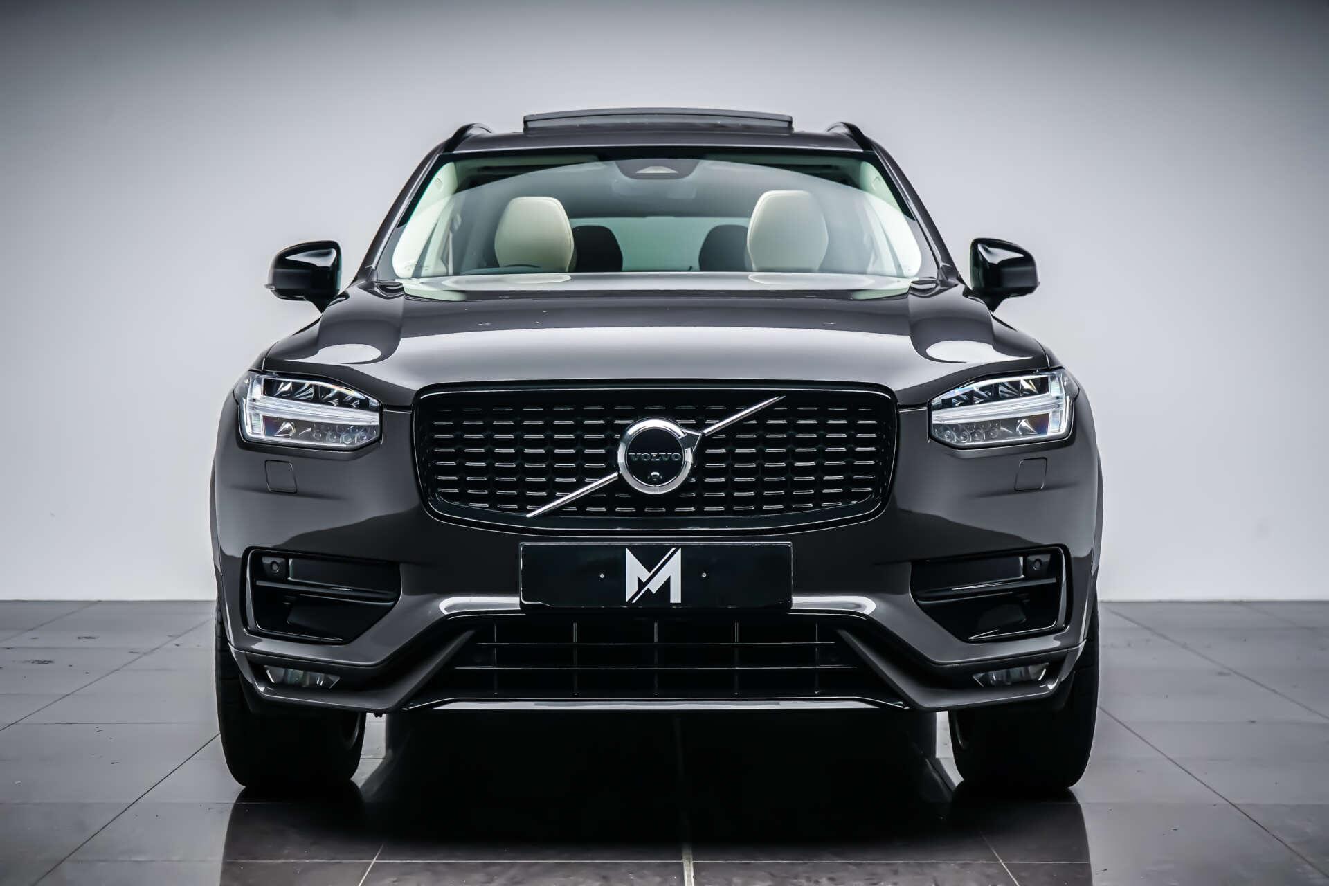Volvo XC90 view 2