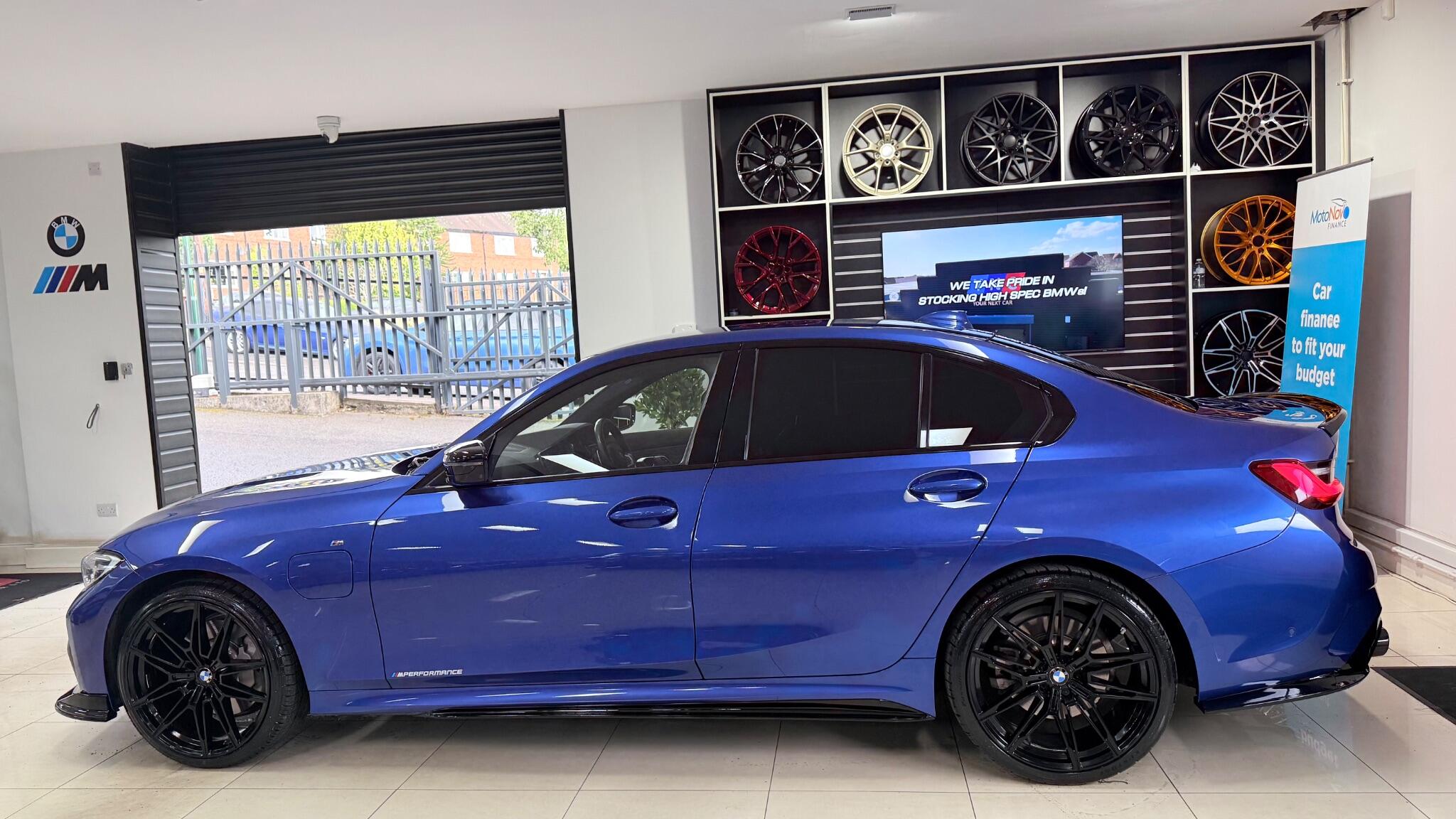 BMW 3 Series view 34