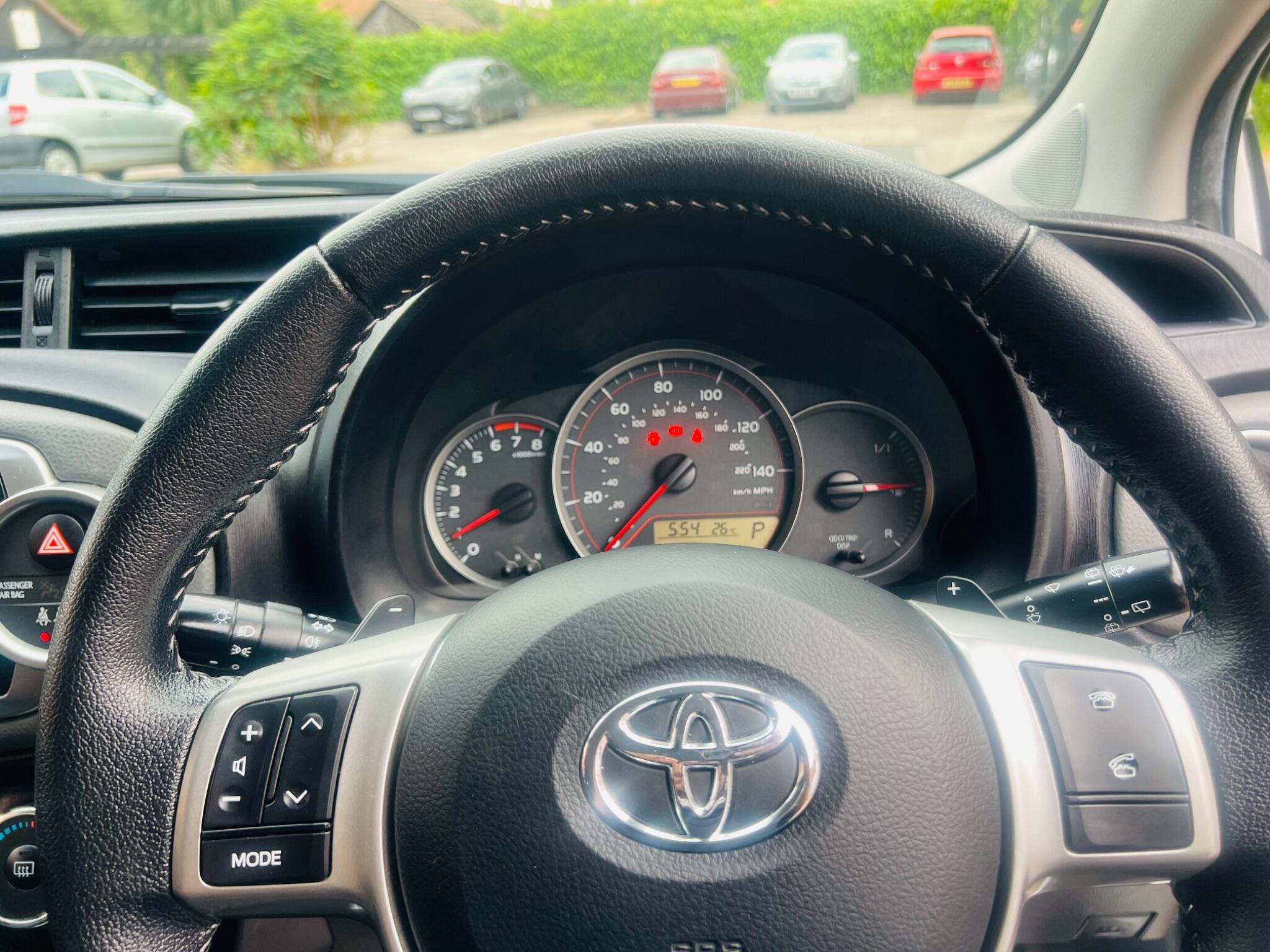 Toyota Yaris view 40
