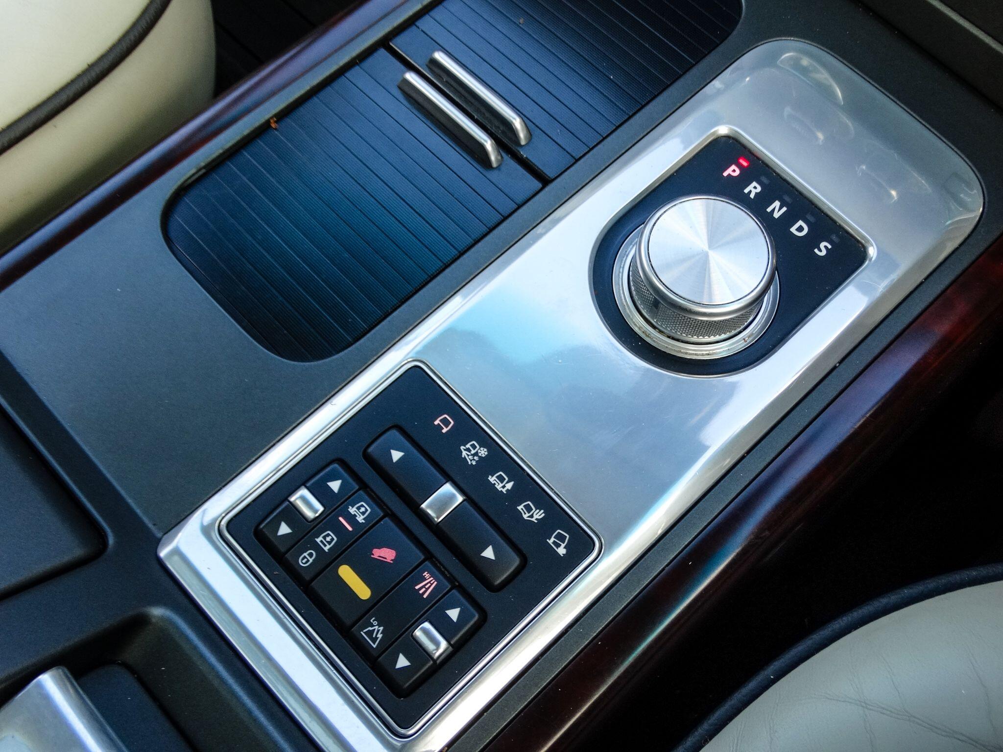 Land Rover Range Rover view 29