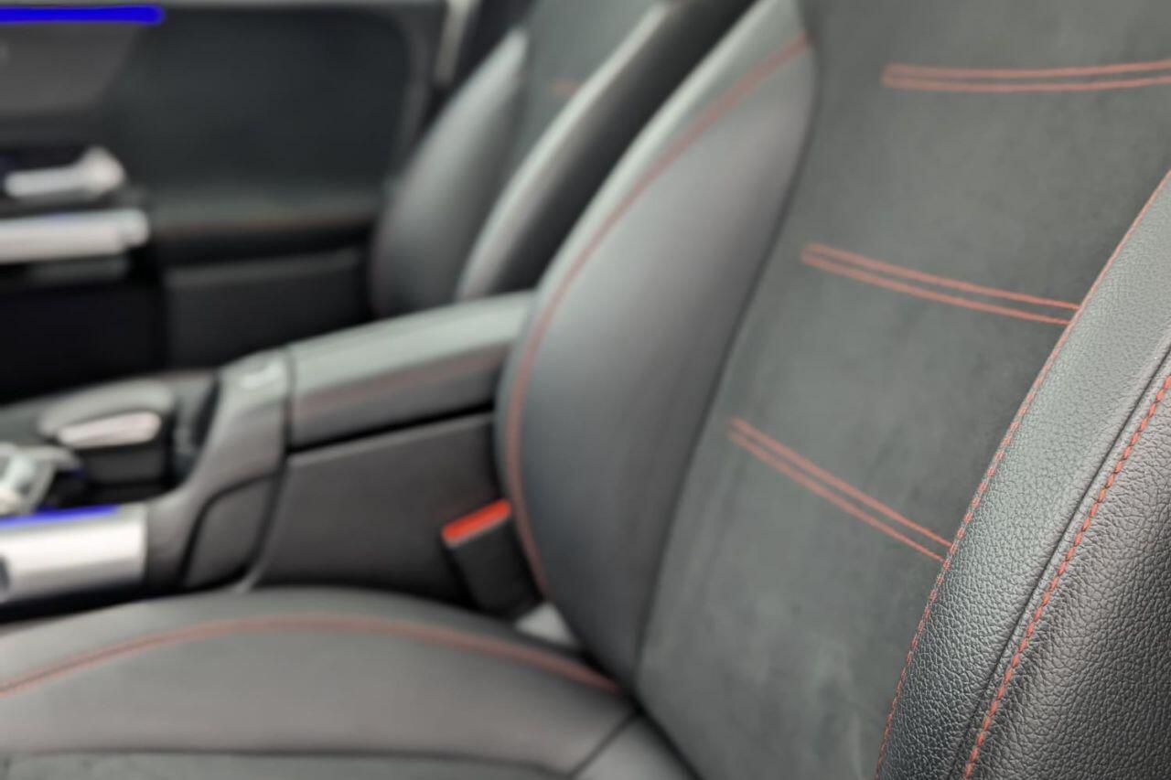 Mercedes-Benz Eqb view 35