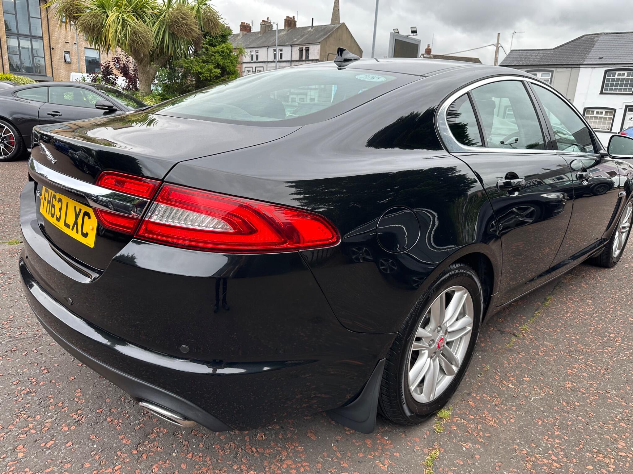 Jaguar XF view 6