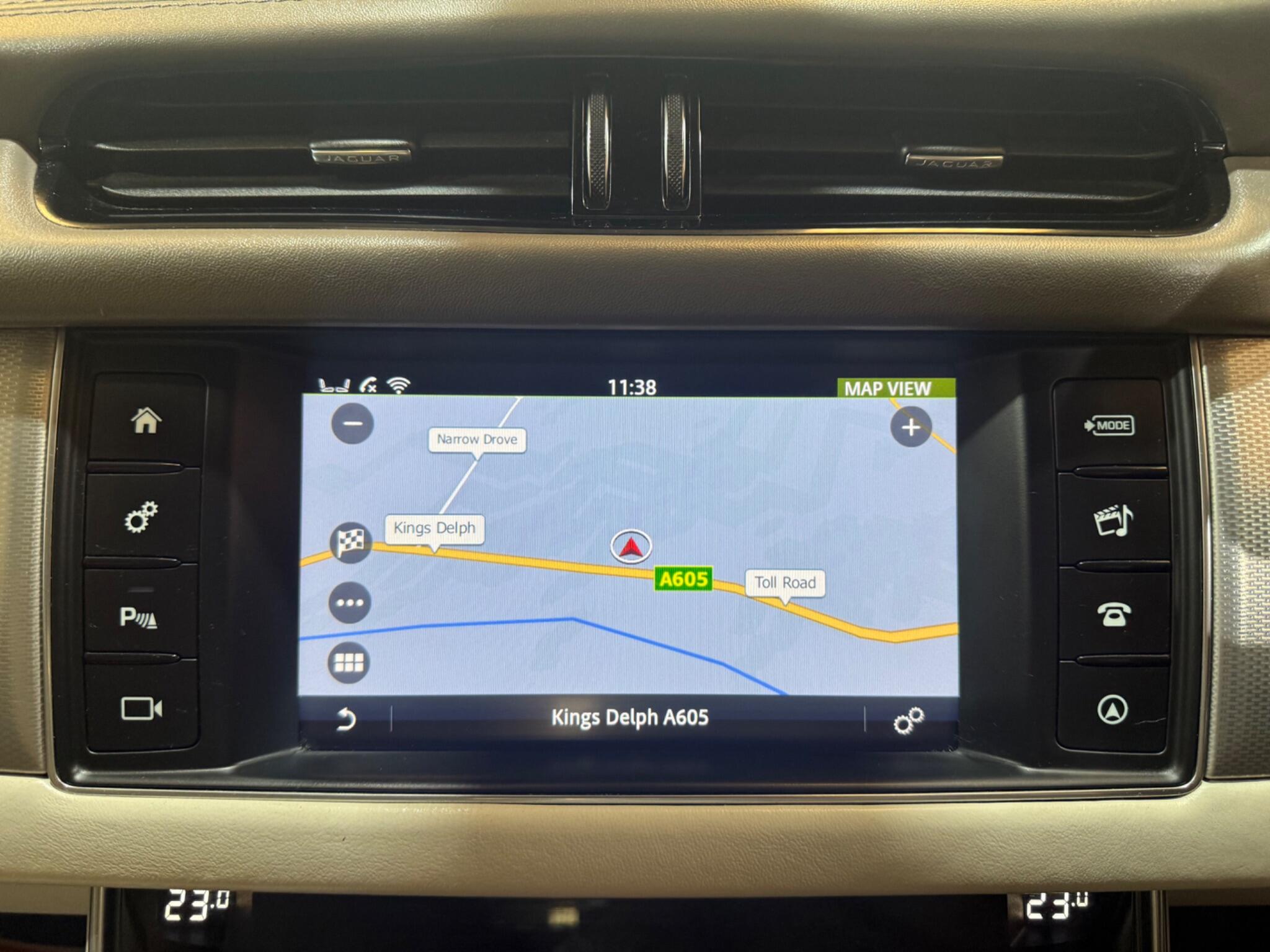 Jaguar XF view 47