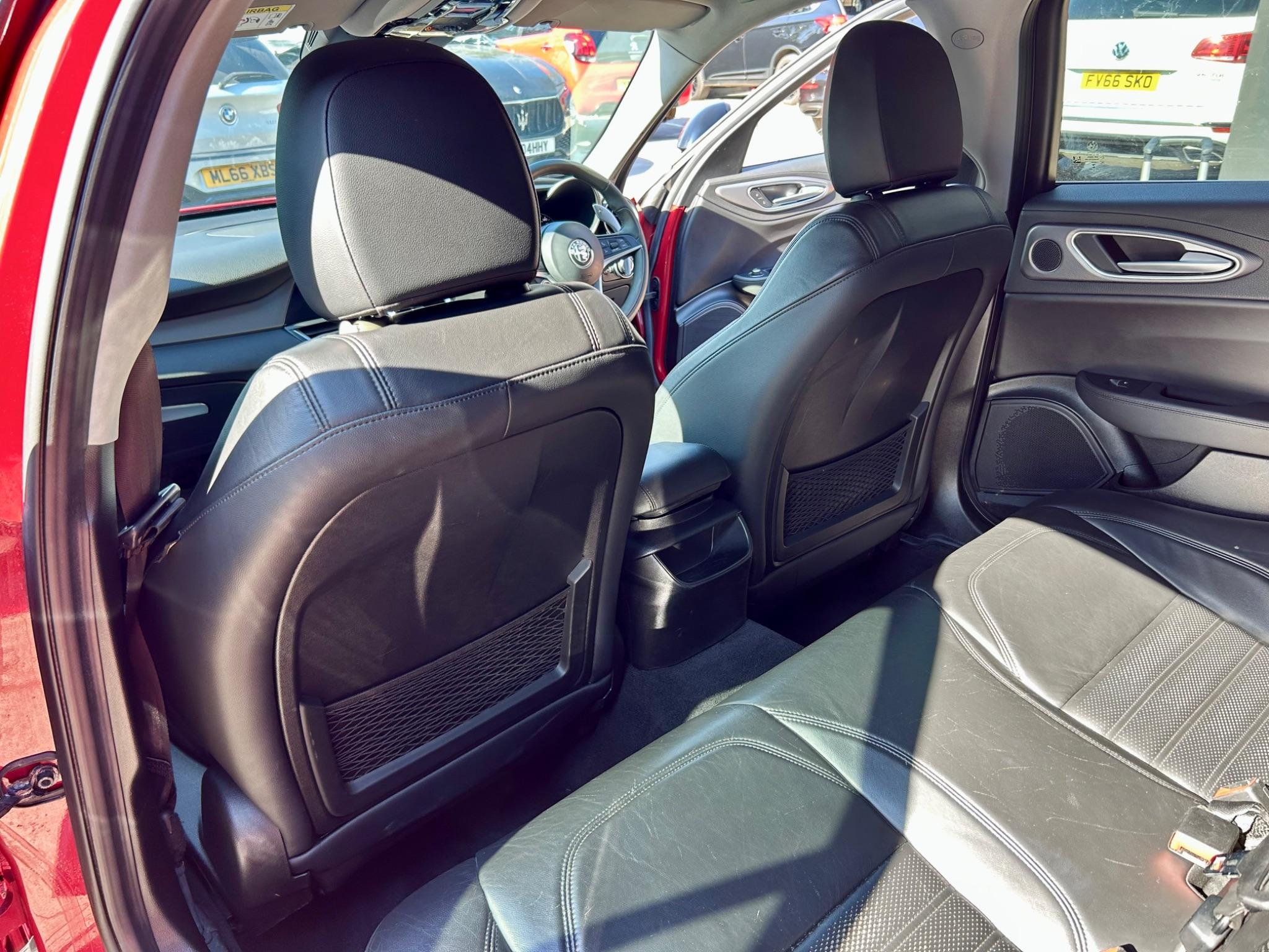 Alfa Romeo Giulia view 32