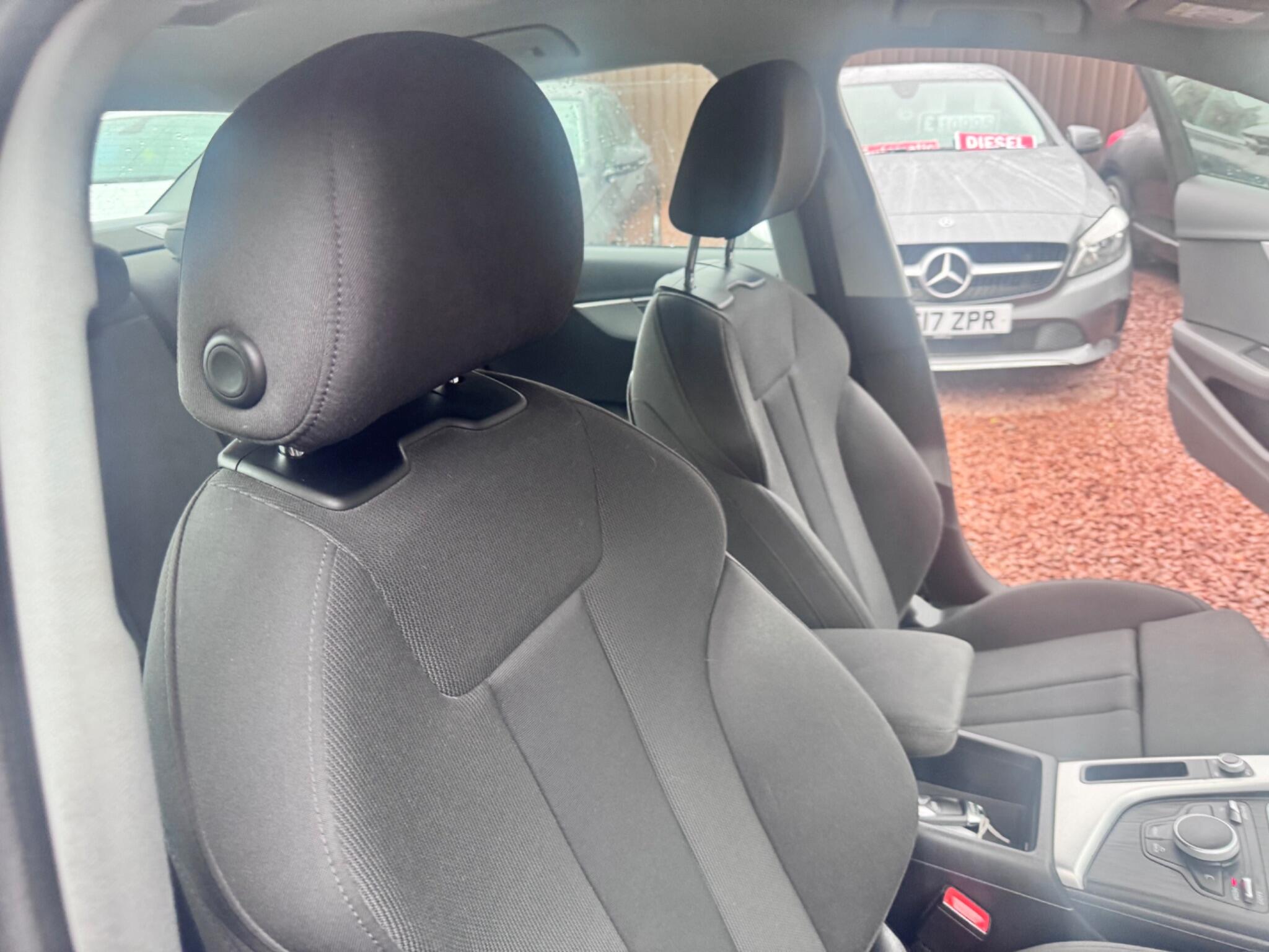 Audi A4 view 13