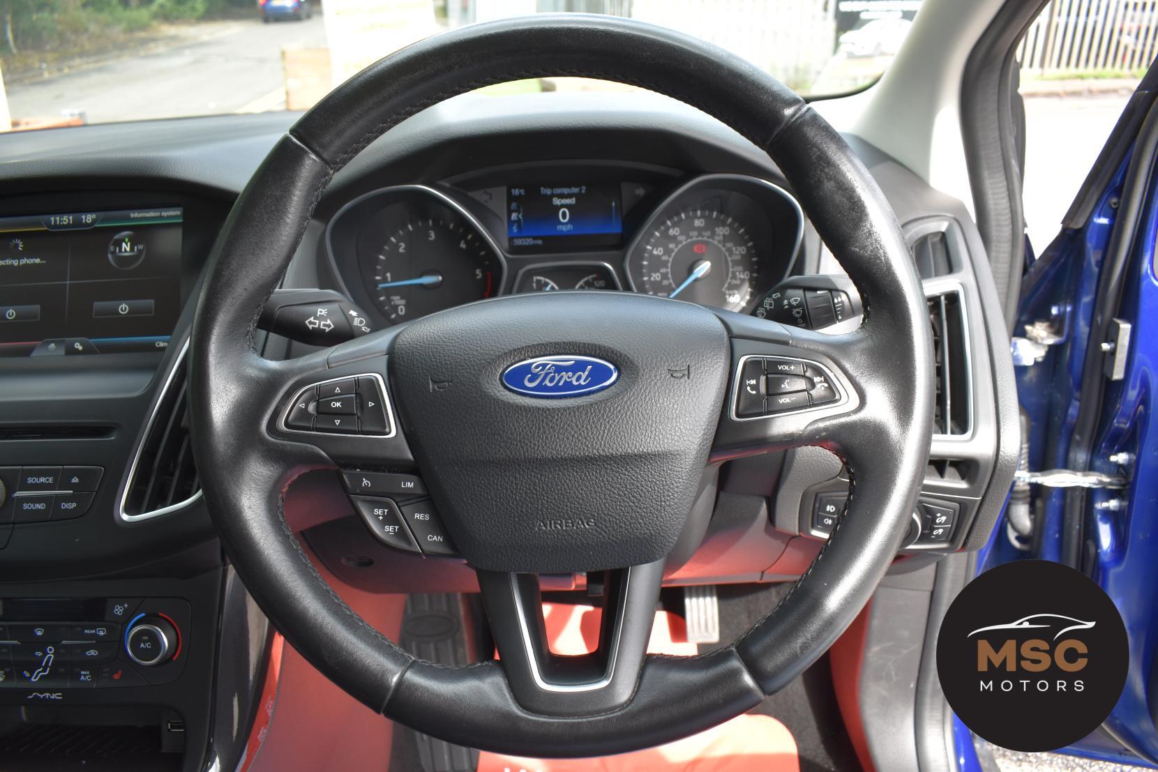 Ford Focus view 35