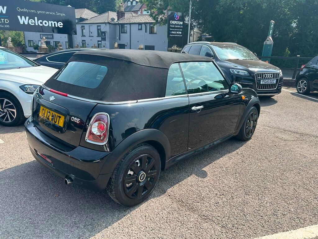 Mini Convertible view 3