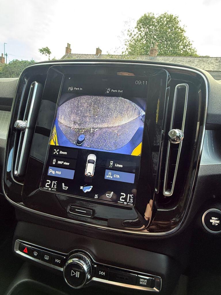 Volvo XC40 view 15