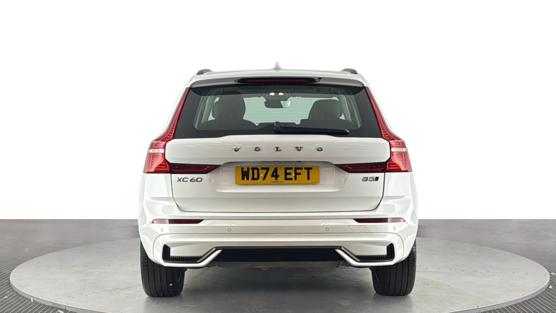 Volvo XC60 view 5