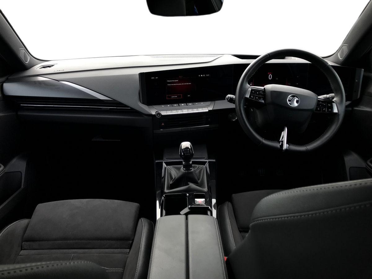 Vauxhall Astra view 4