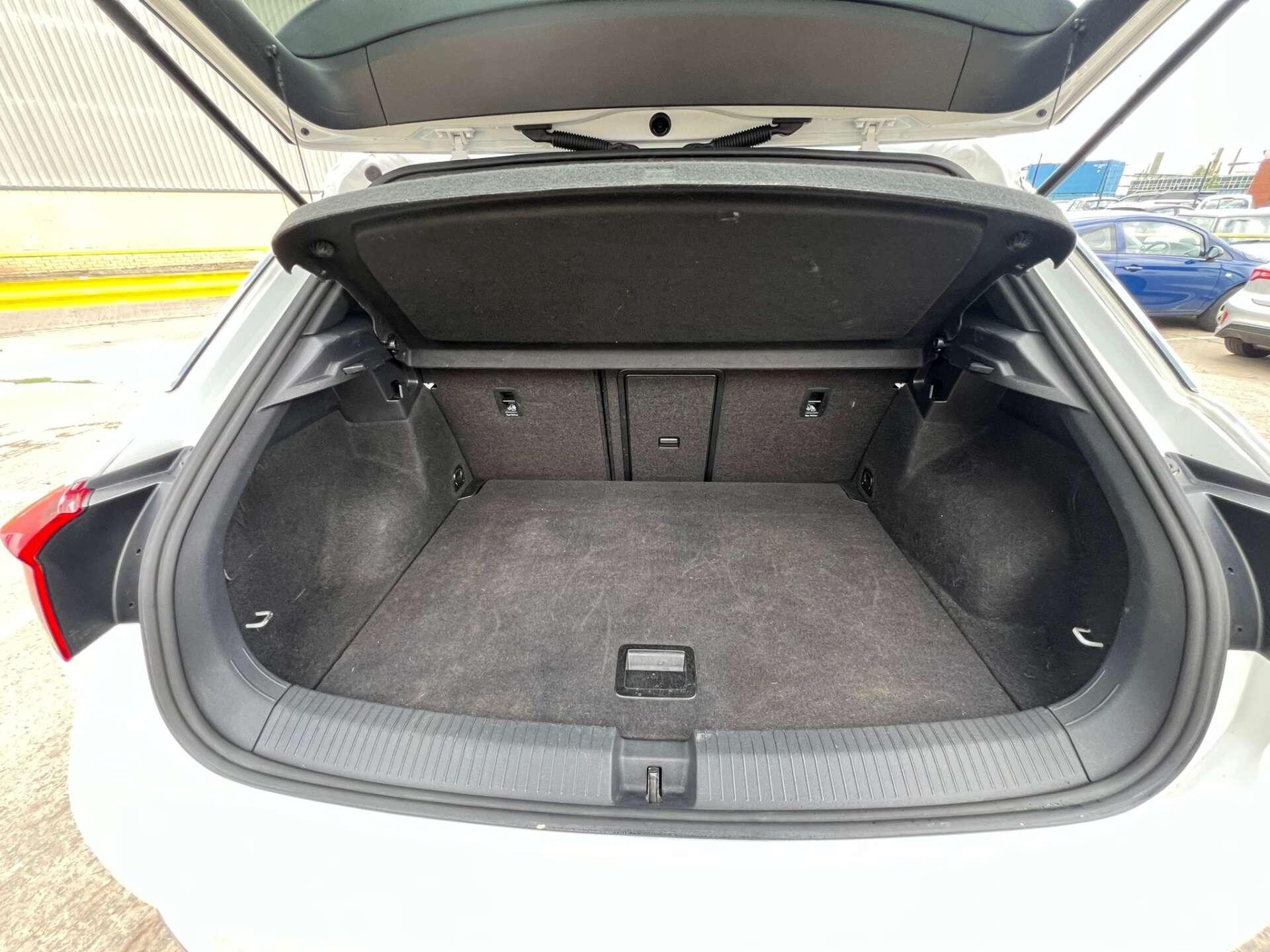 Volkswagen T-Roc view 58