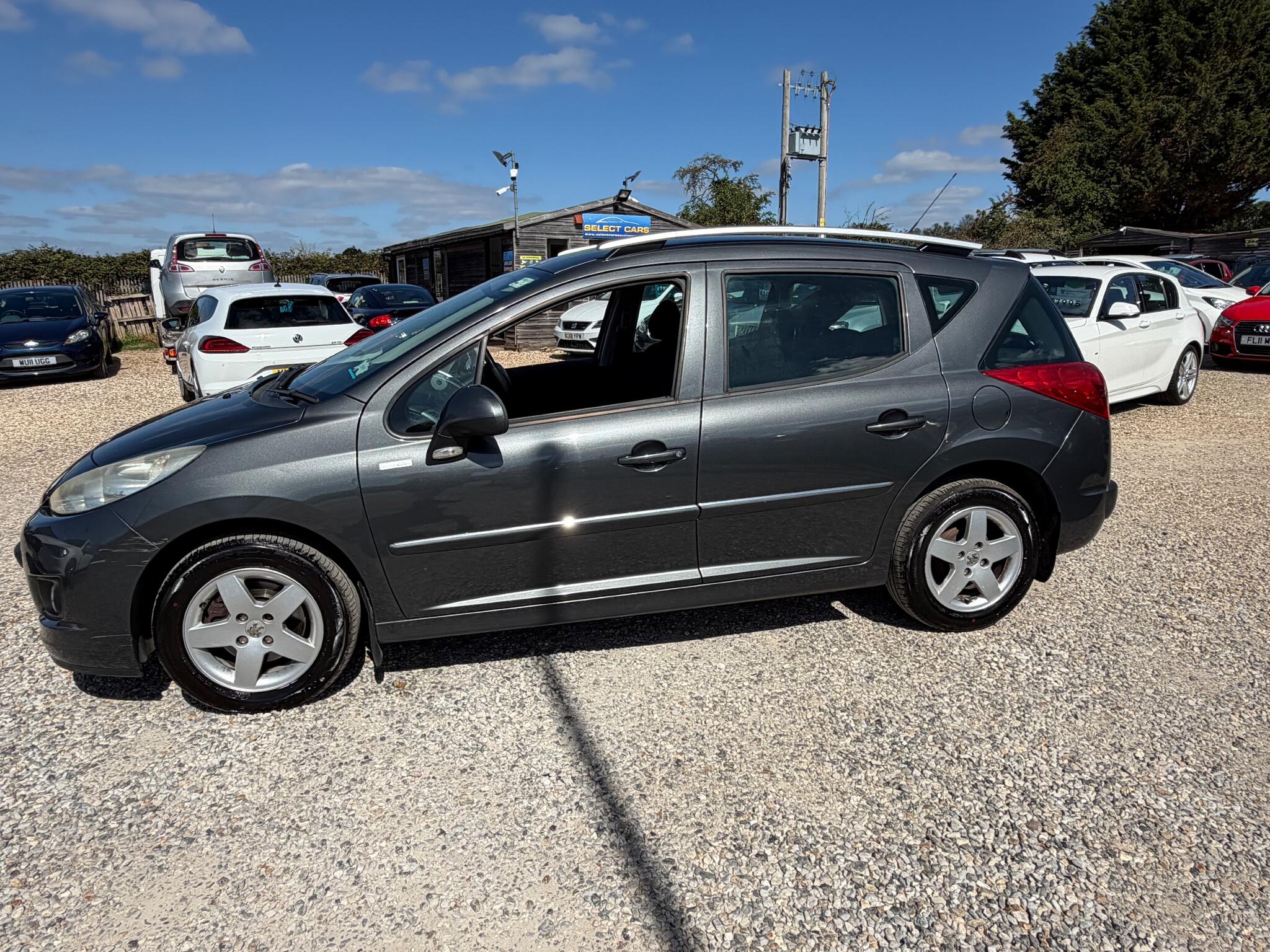 Peugeot 207 view 5