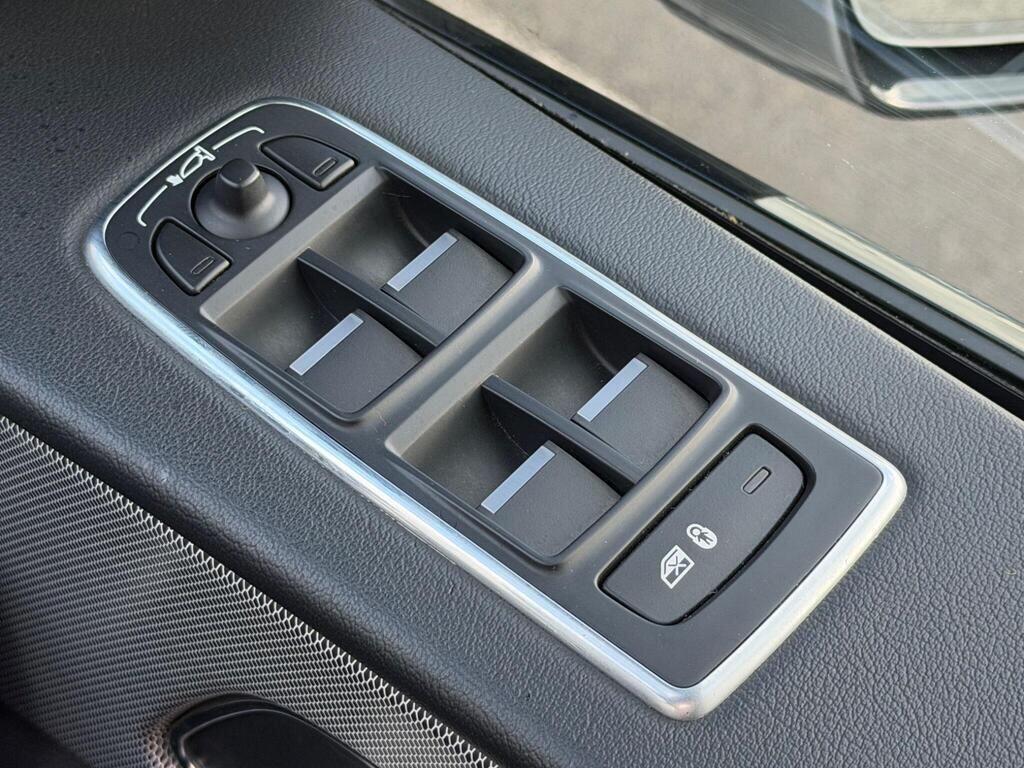 Jaguar F-Pace view 50