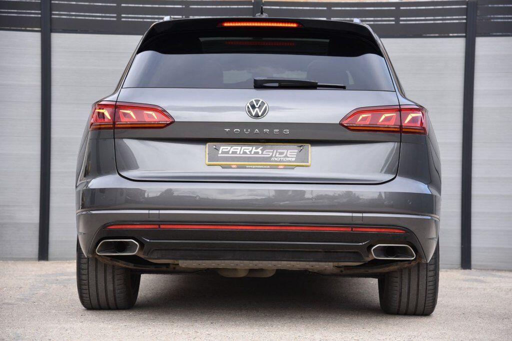 Volkswagen Touareg view 10