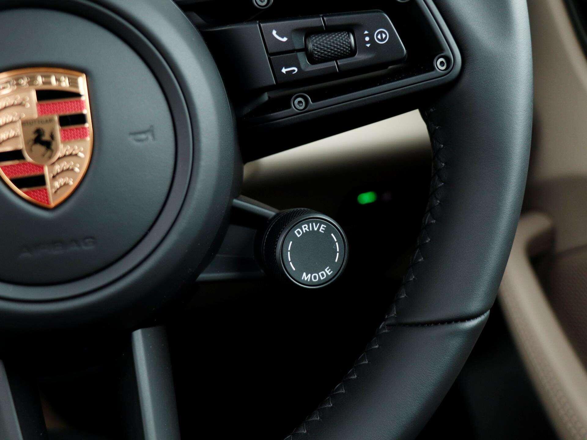 Porsche Macan view 20