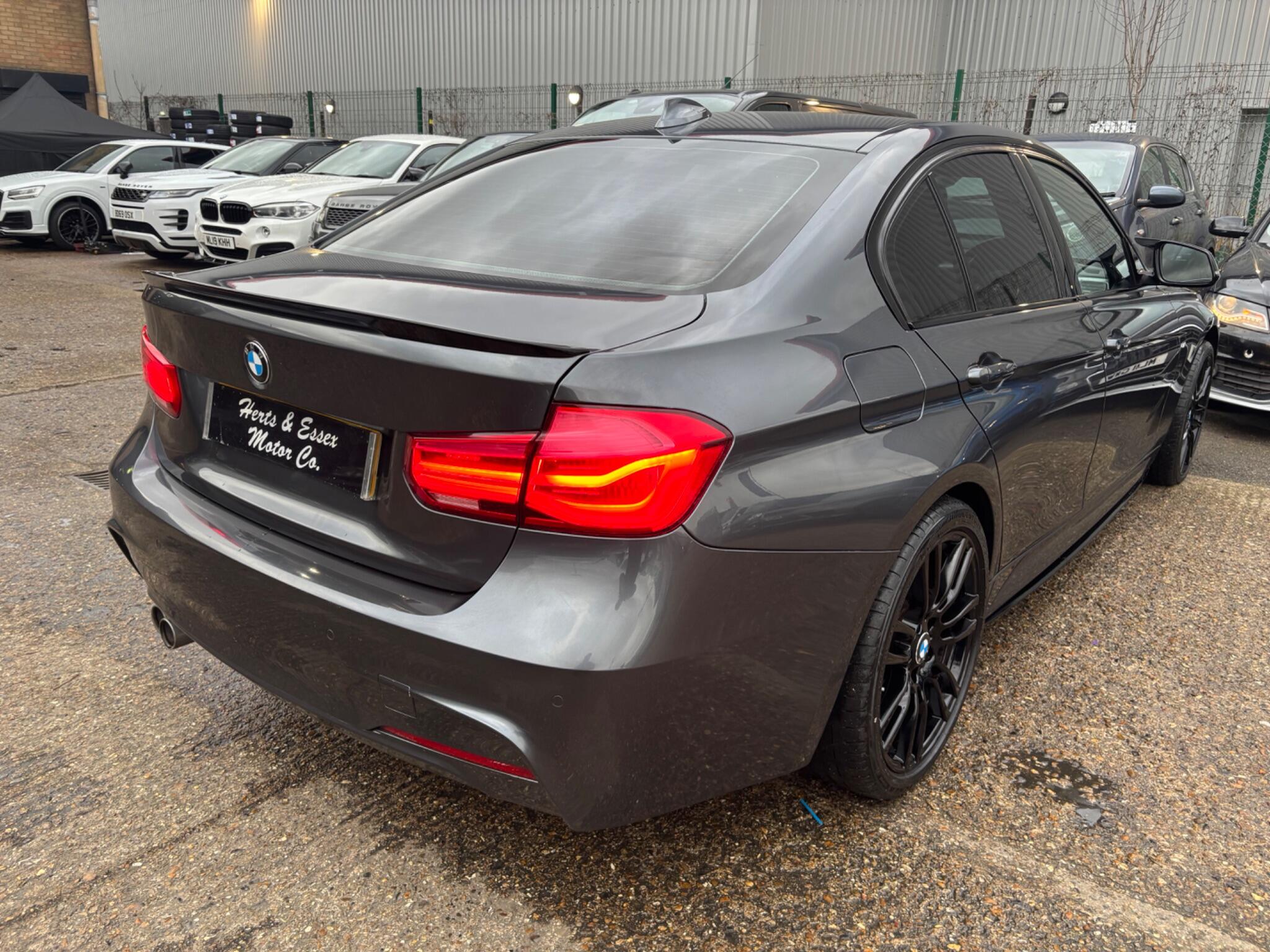 BMW 3 Series view 14