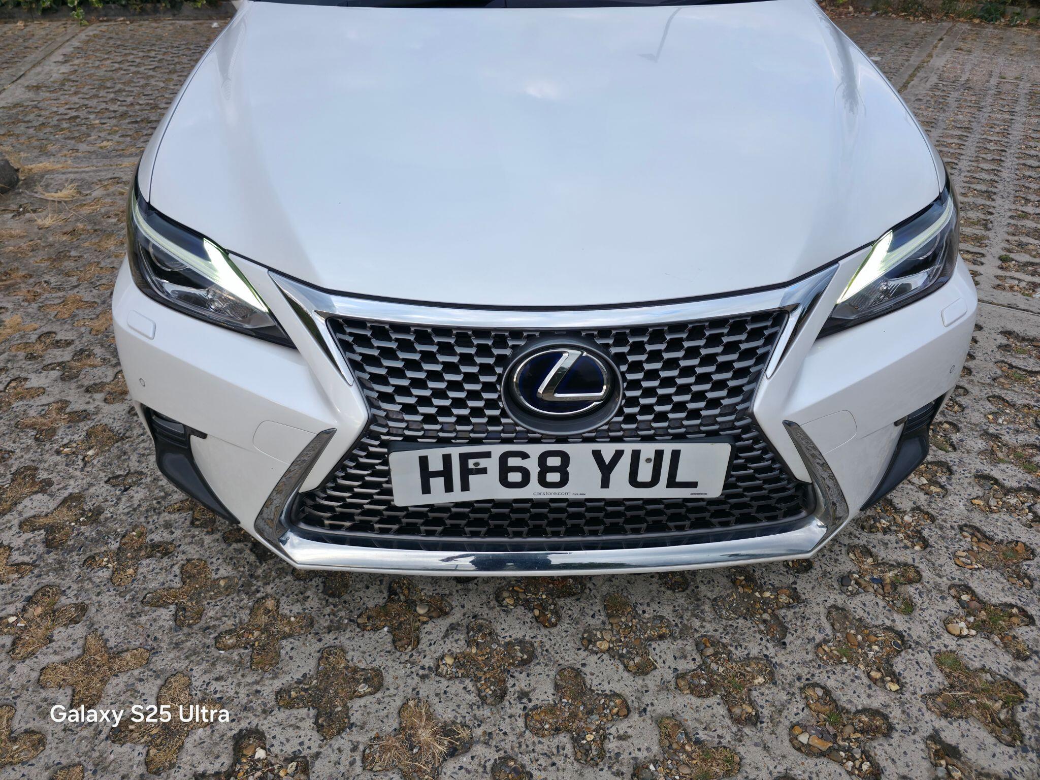 Lexus CT view 5