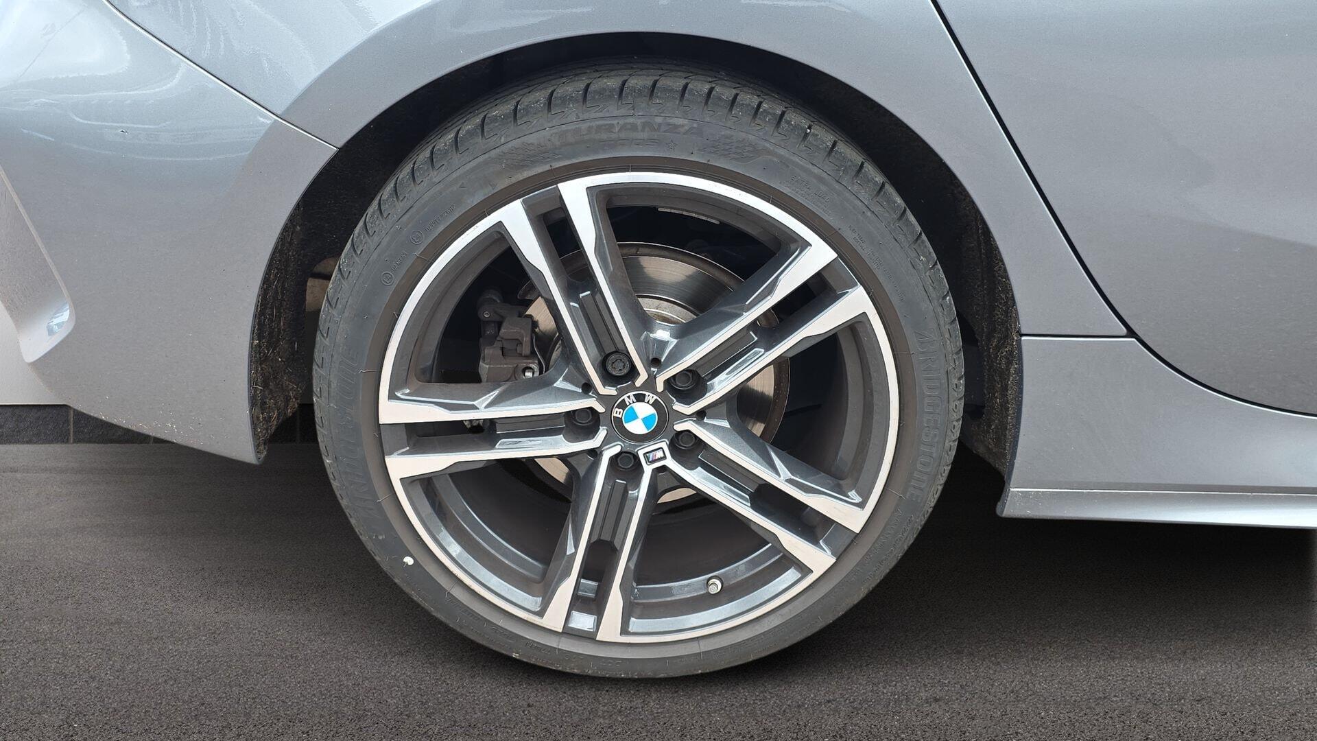 BMW 1 Series view 14