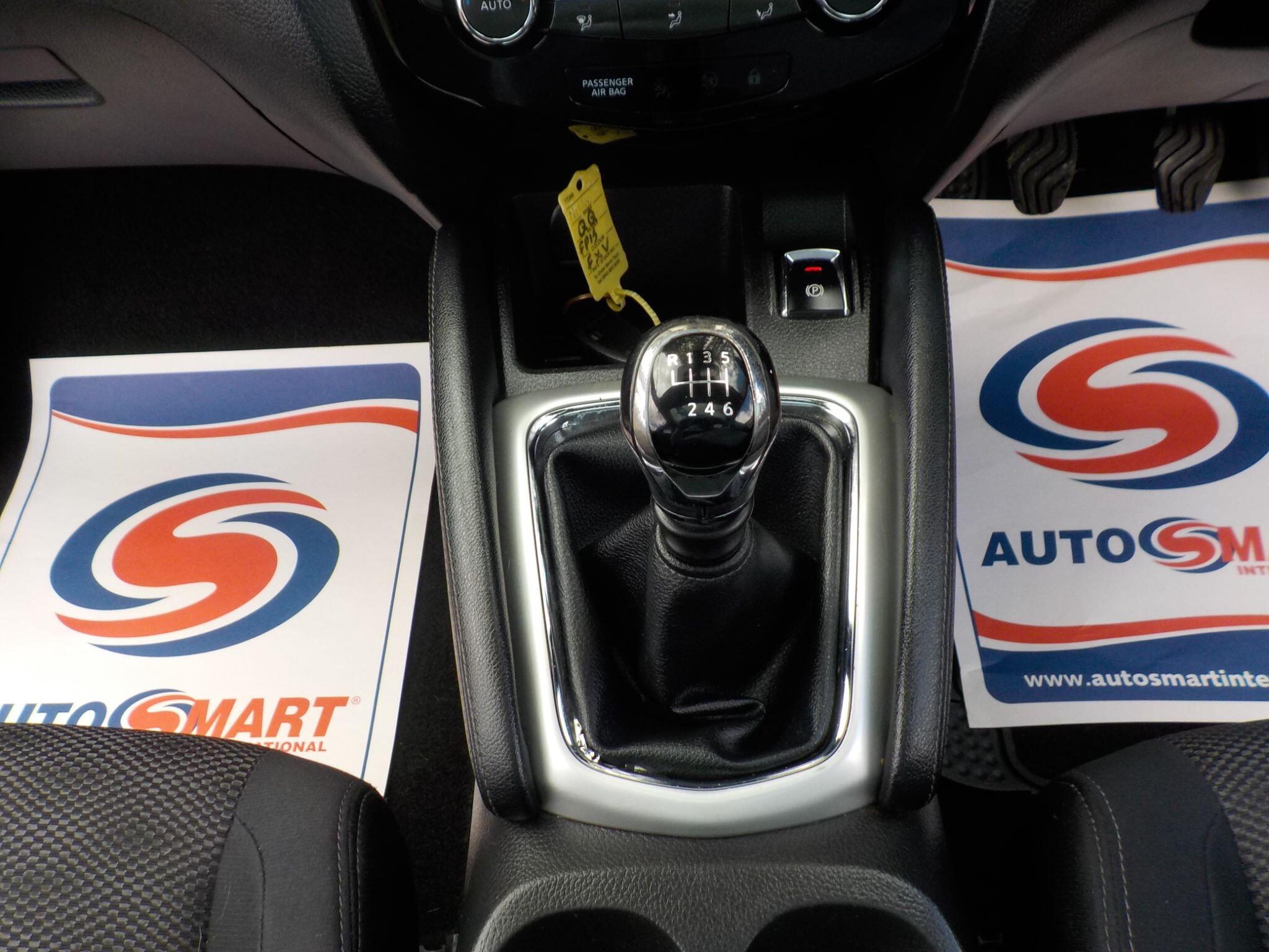 Nissan Qashqai 1.5 dCi n-tec+ 2WD Euro 5 (s/s) 5dr