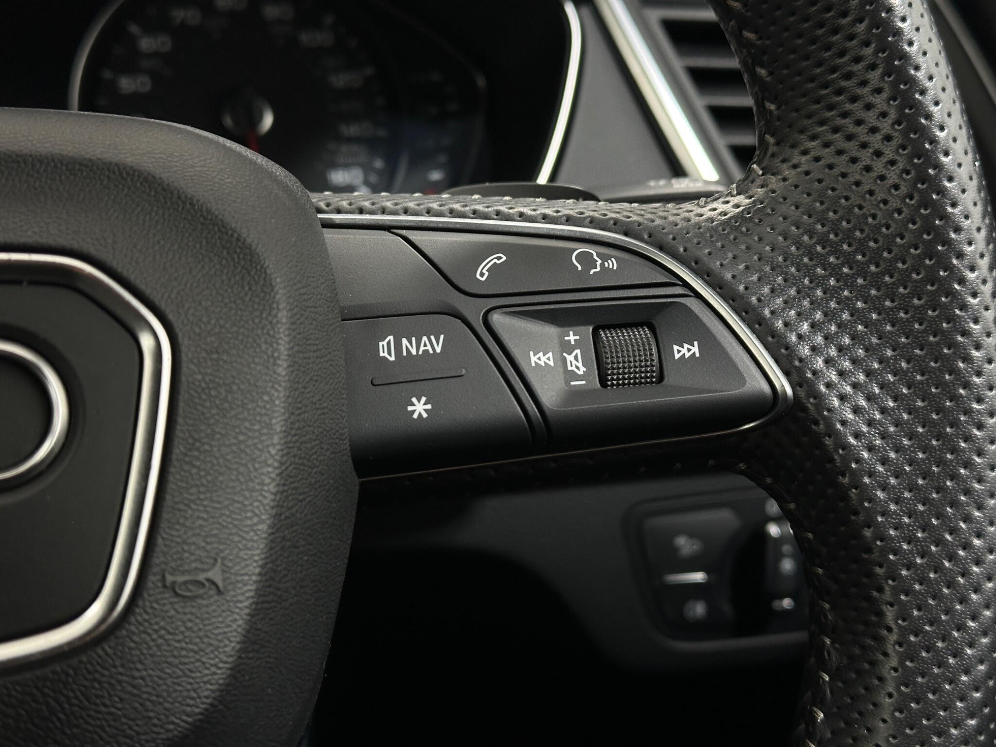 Audi Q5 view 15