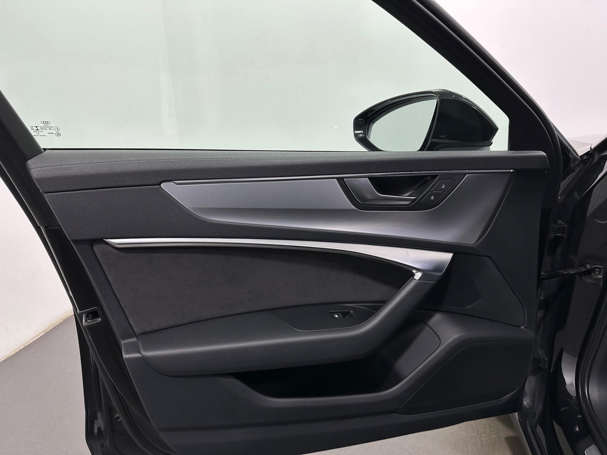 Audi A6 view 37